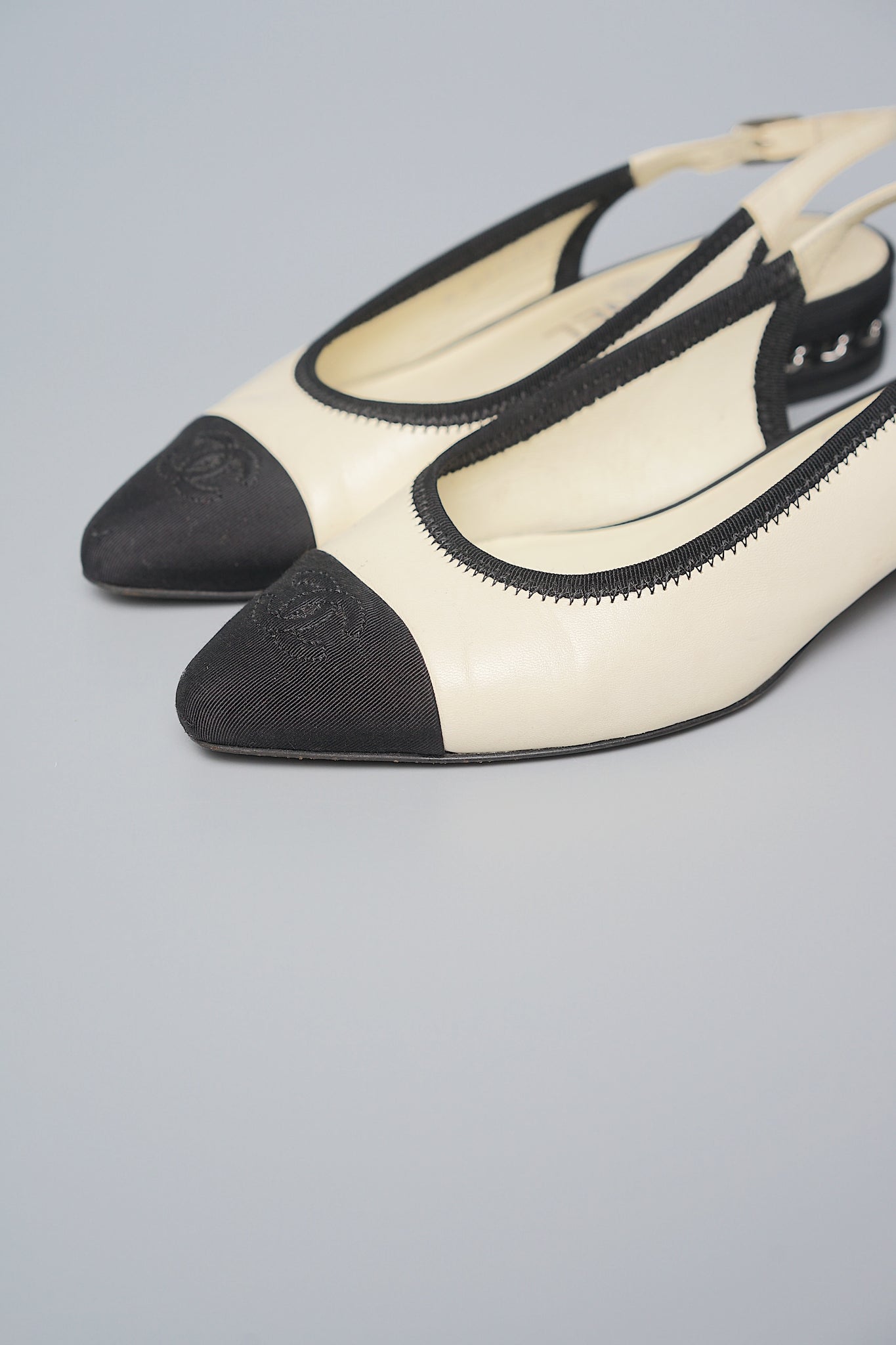 Chanel Monochrome Slingbacks Shw in Size 35