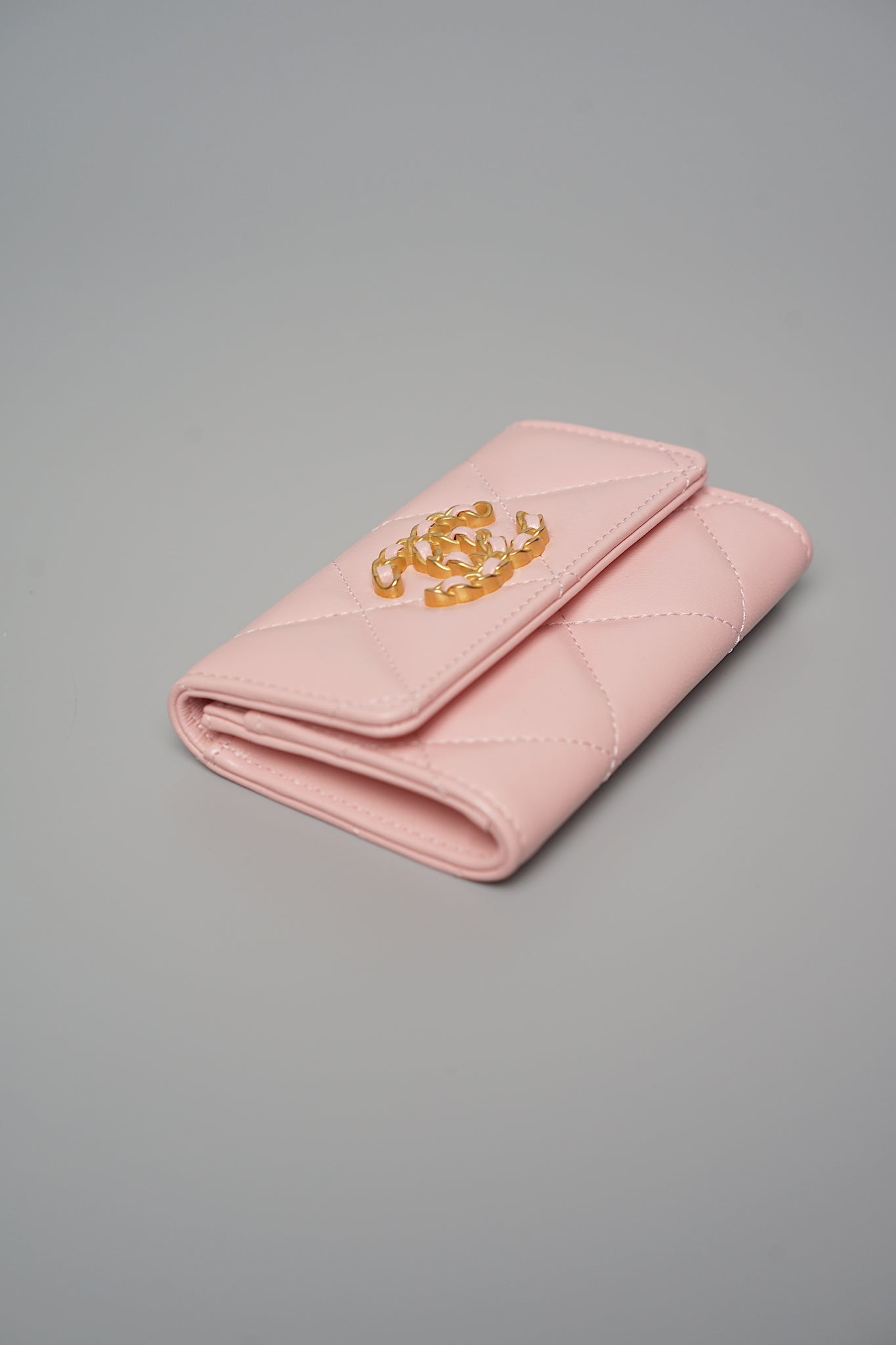 Chanel 19 Pink Compact Cardholder Ghw (Brand New)