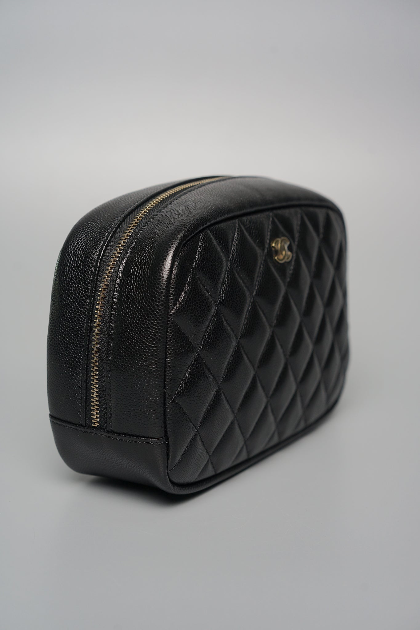 Chanel 24C Classic Case in Black Caviar Lghw (Brand New)