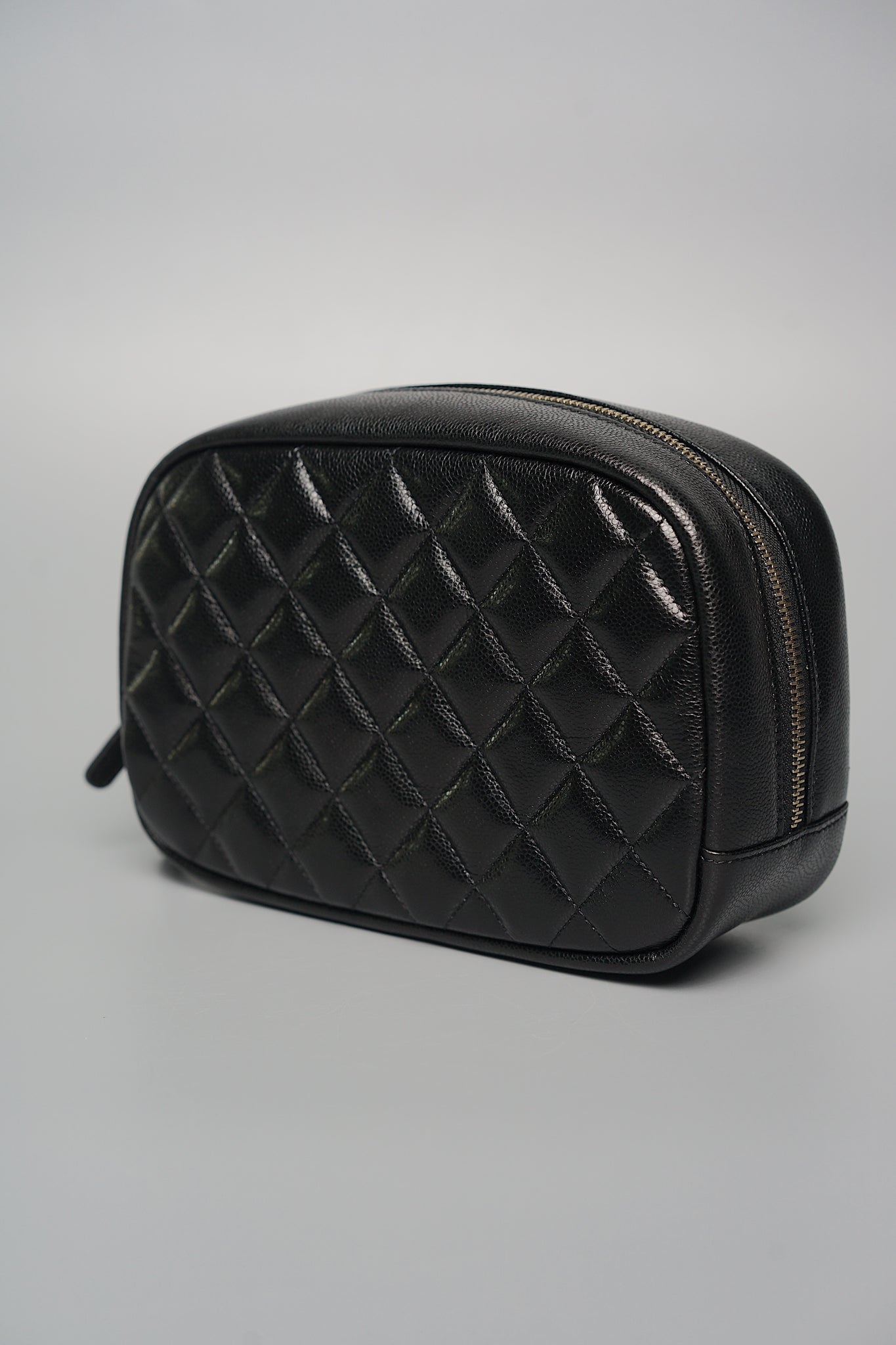 Chanel 24C Classic Case in Black Caviar Lghw (Brand New)