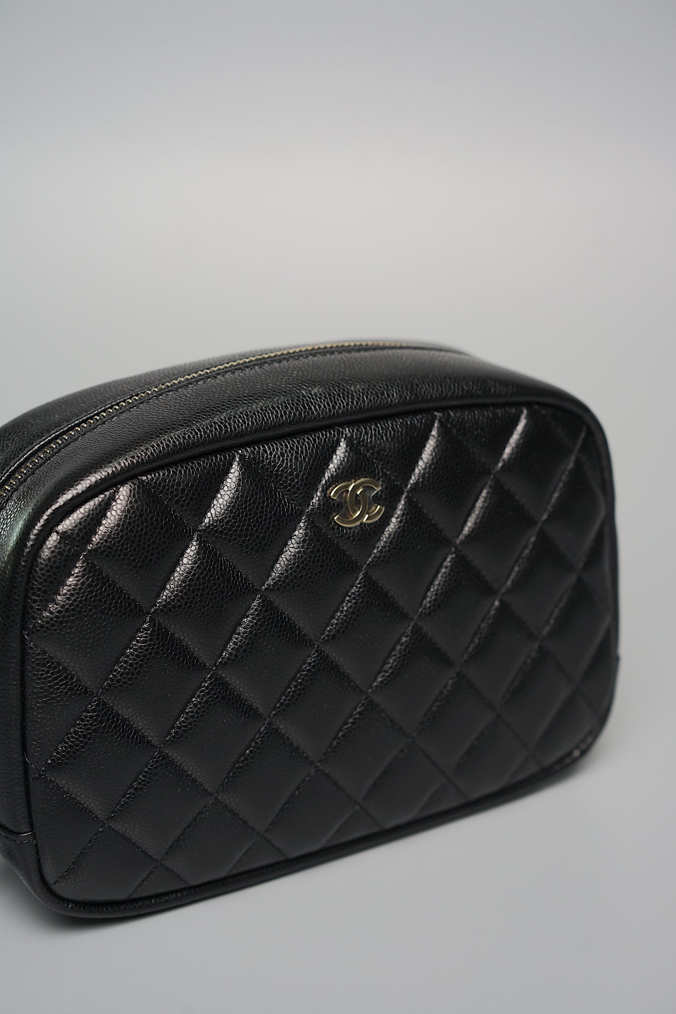Chanel 24C Classic Case in Black Caviar Lghw (Brand New)