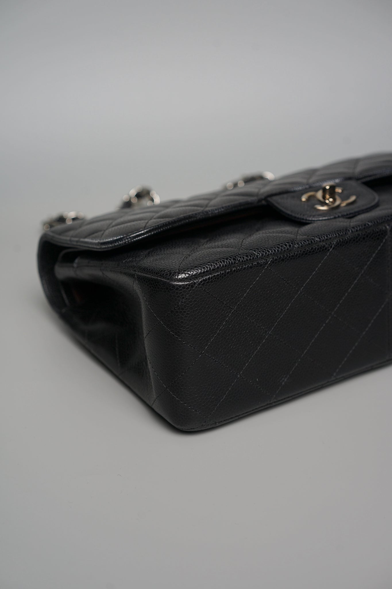 Chanel Jumbo Double Flap in Black Caviar Shw