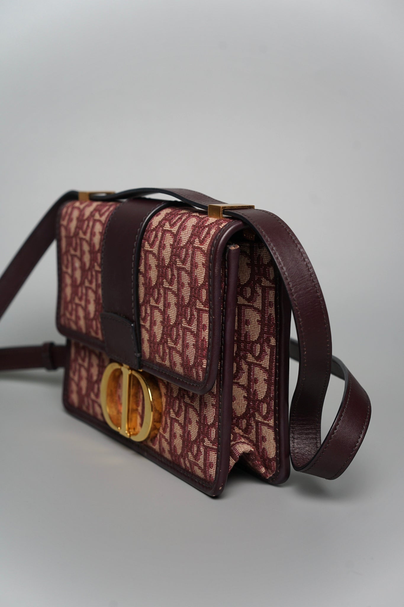 Dior 30 Montaigne in Red Oblique Jacquard Ghw