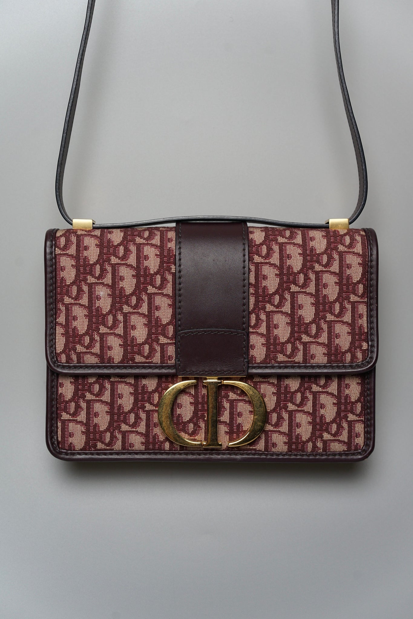 Dior 30 Montaigne in Red Oblique Jacquard Ghw