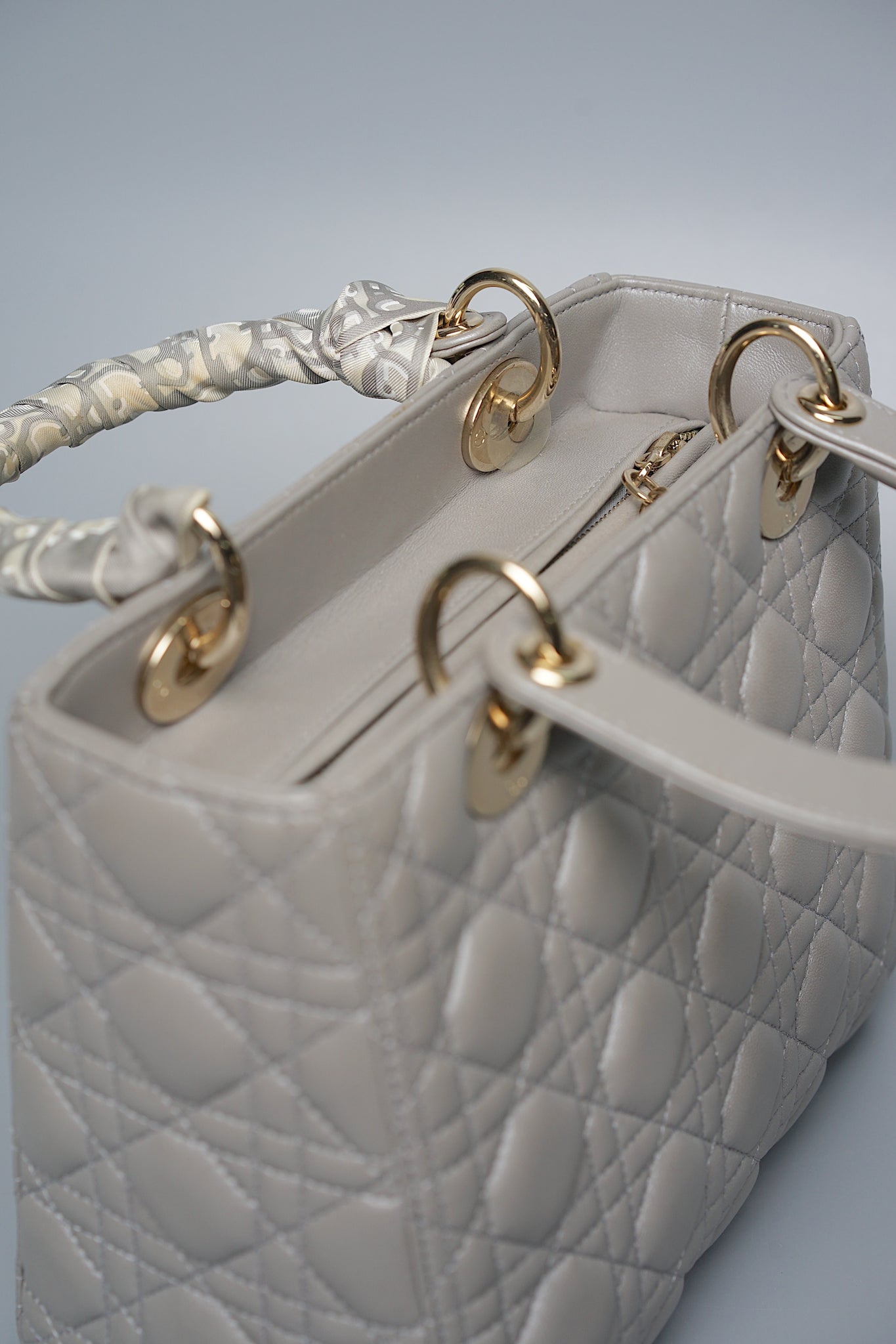 Lady Dior Medium in Gray Opaline Lghw