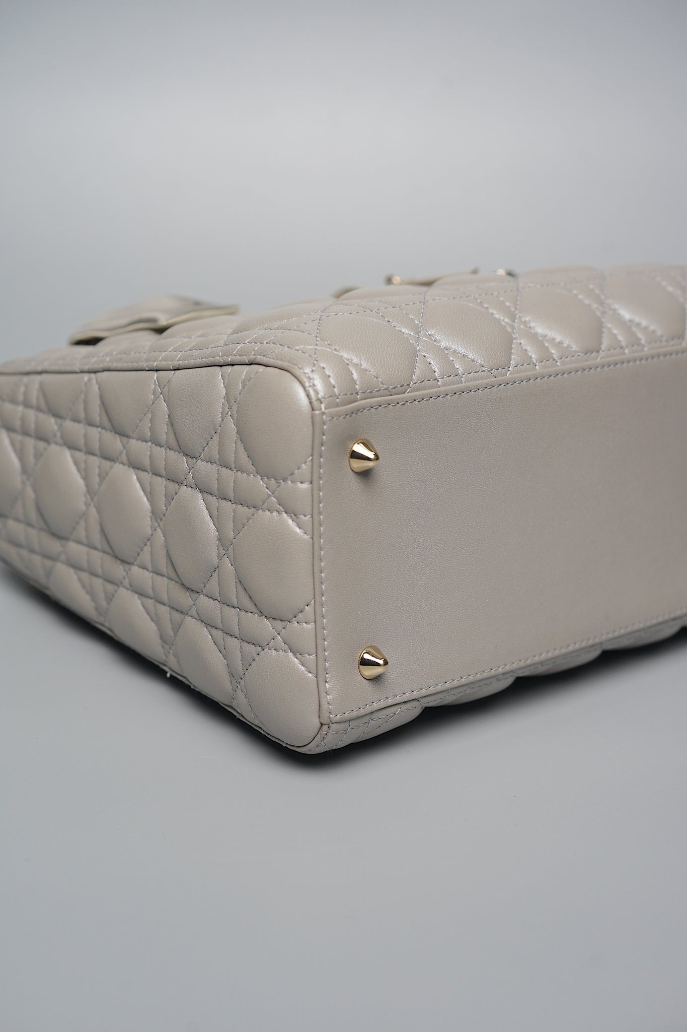 Lady Dior Medium in Gray Opaline Lghw