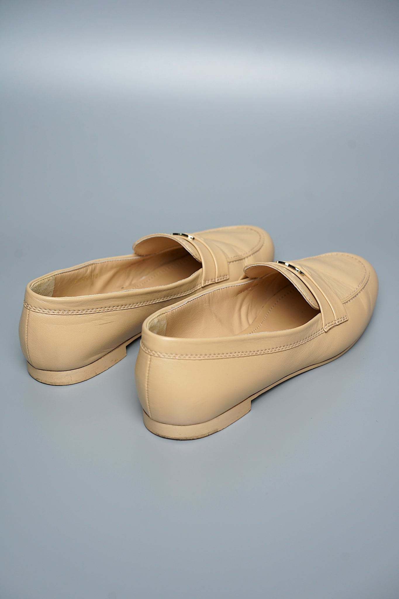 Chanel Loafers in Beige Lambskin Size 38.5