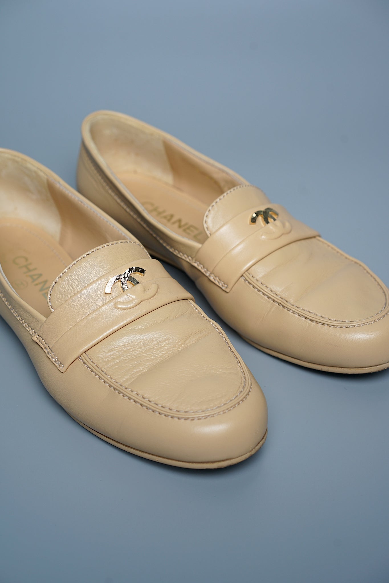 Chanel Loafers in Beige Lambskin Size 38.5