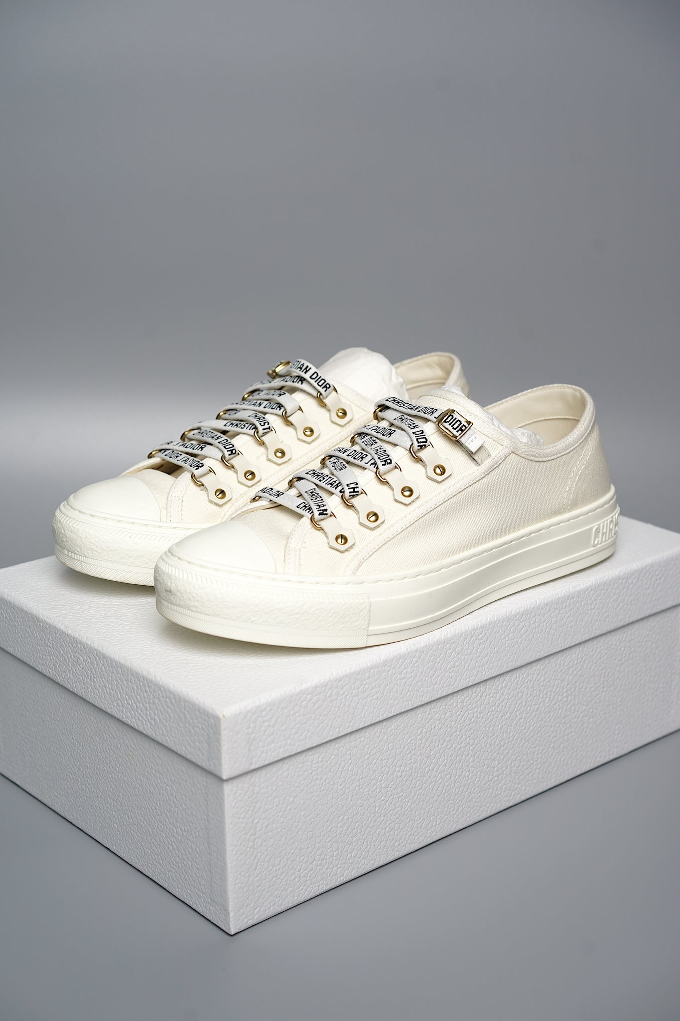 Dior Walk 'N' Sneaker in Milk Size 39.5
