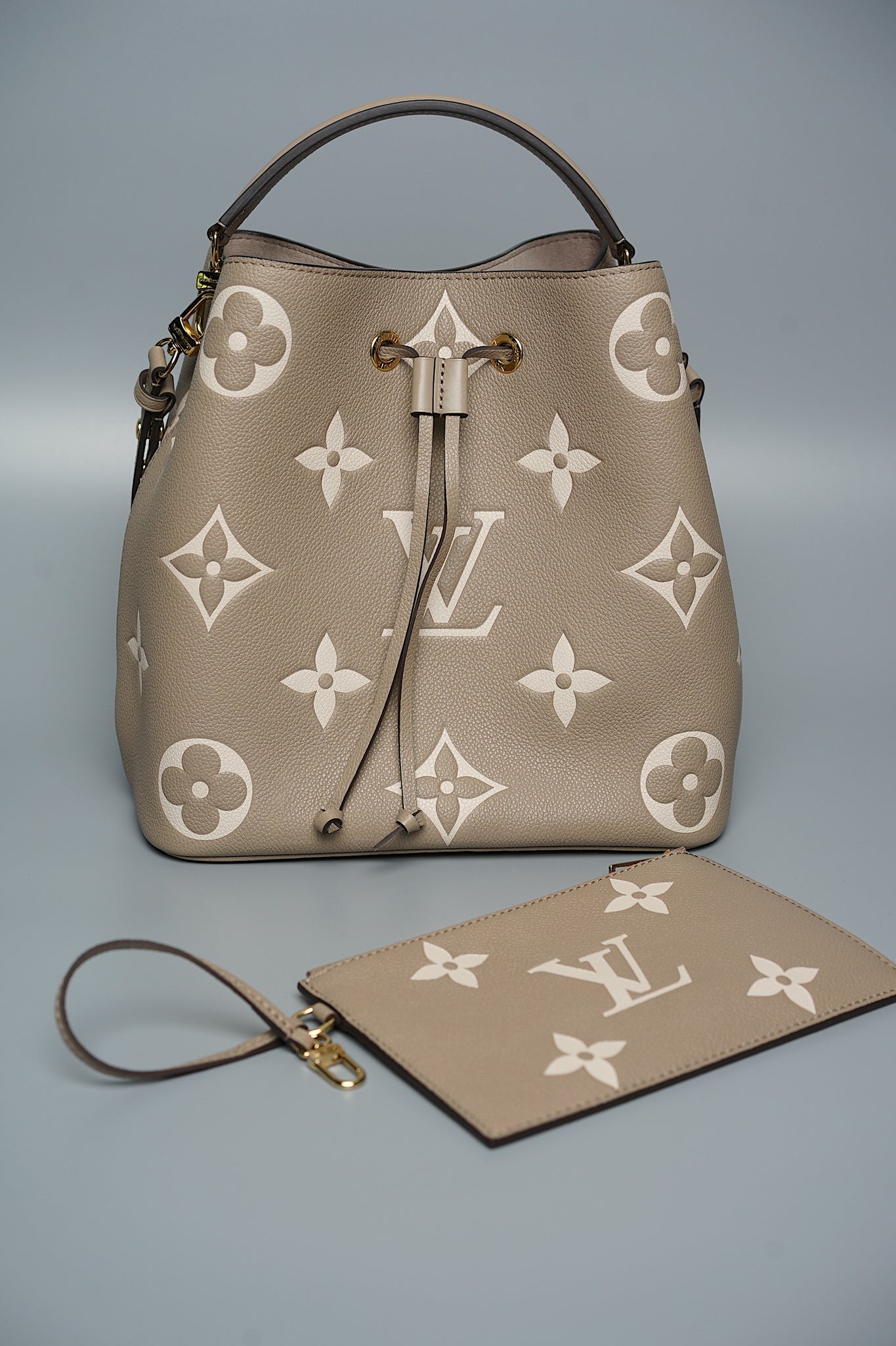 LV NéoNoé MM in Tourterelle/Creme (Brand New)