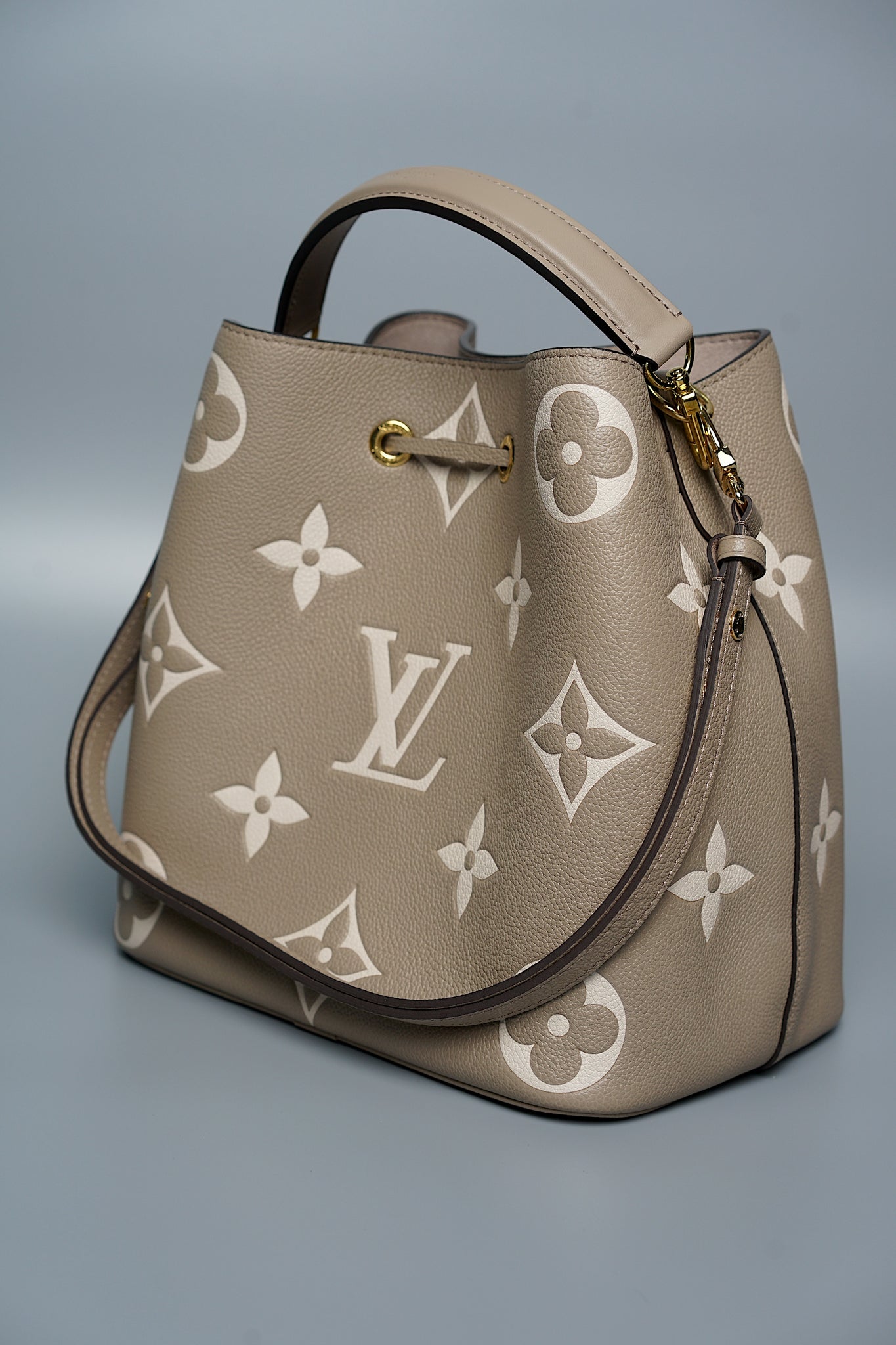 LV NéoNoé MM in Tourterelle/Creme (Brand New)