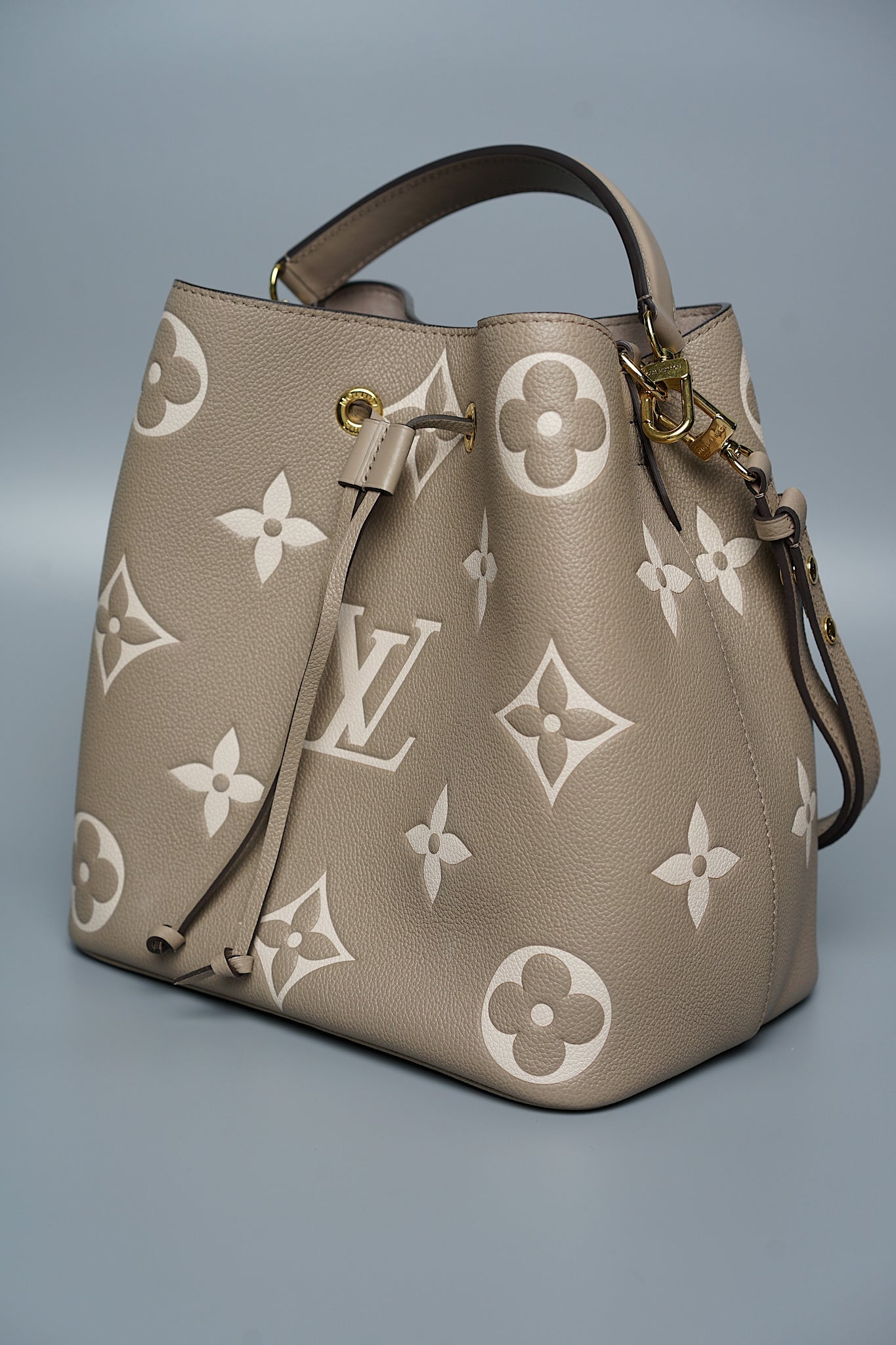 LV NéoNoé MM in Tourterelle/Creme (Brand New)