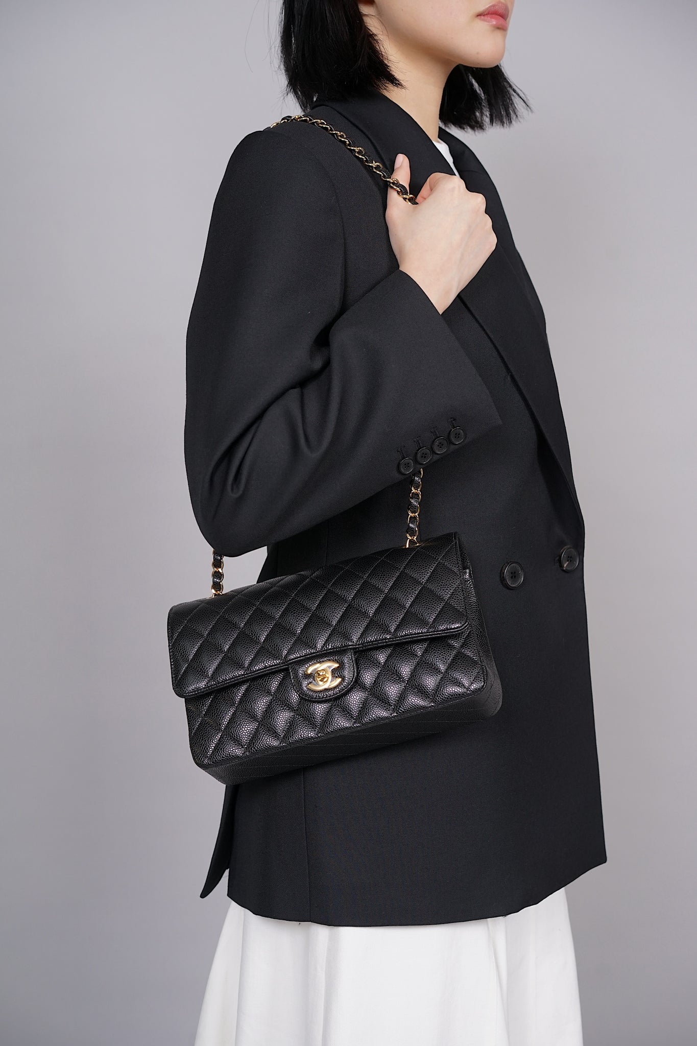 Chanel Medium Classic Double Flap in Black Caviar Ghw
