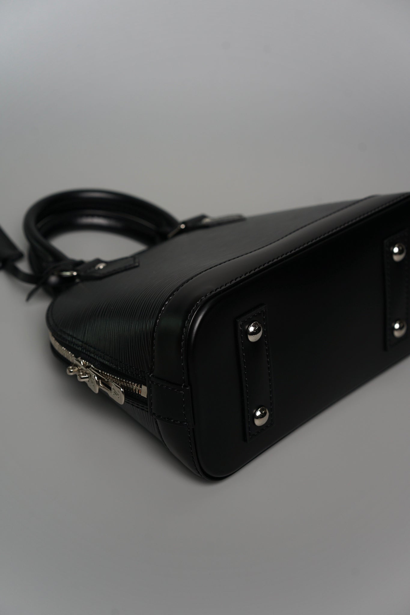LV Alma BB in Black Shw (Brand New)