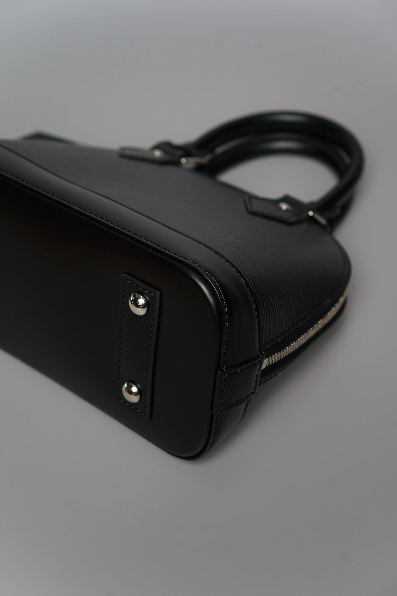 LV Alma BB in Black Shw (Brand New)