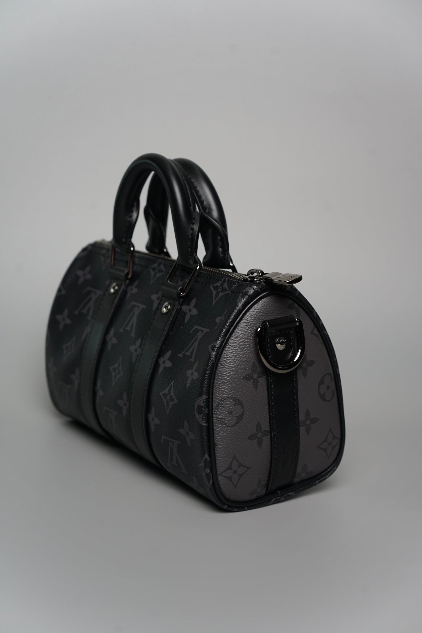 LV Keepall Bandoulière 25 in Monogram Eclipse