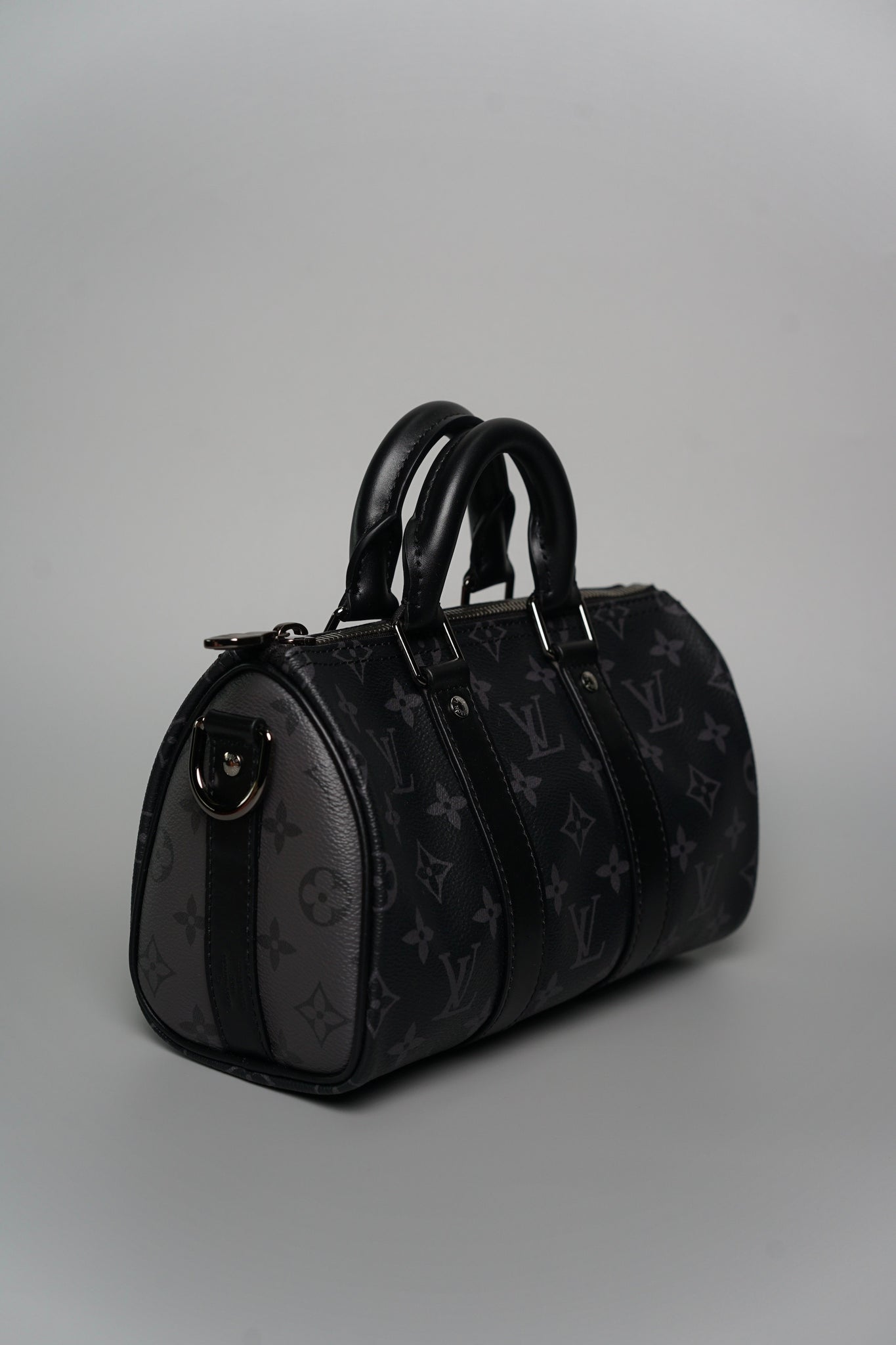 LV Keepall Bandoulière 25 in Monogram Eclipse