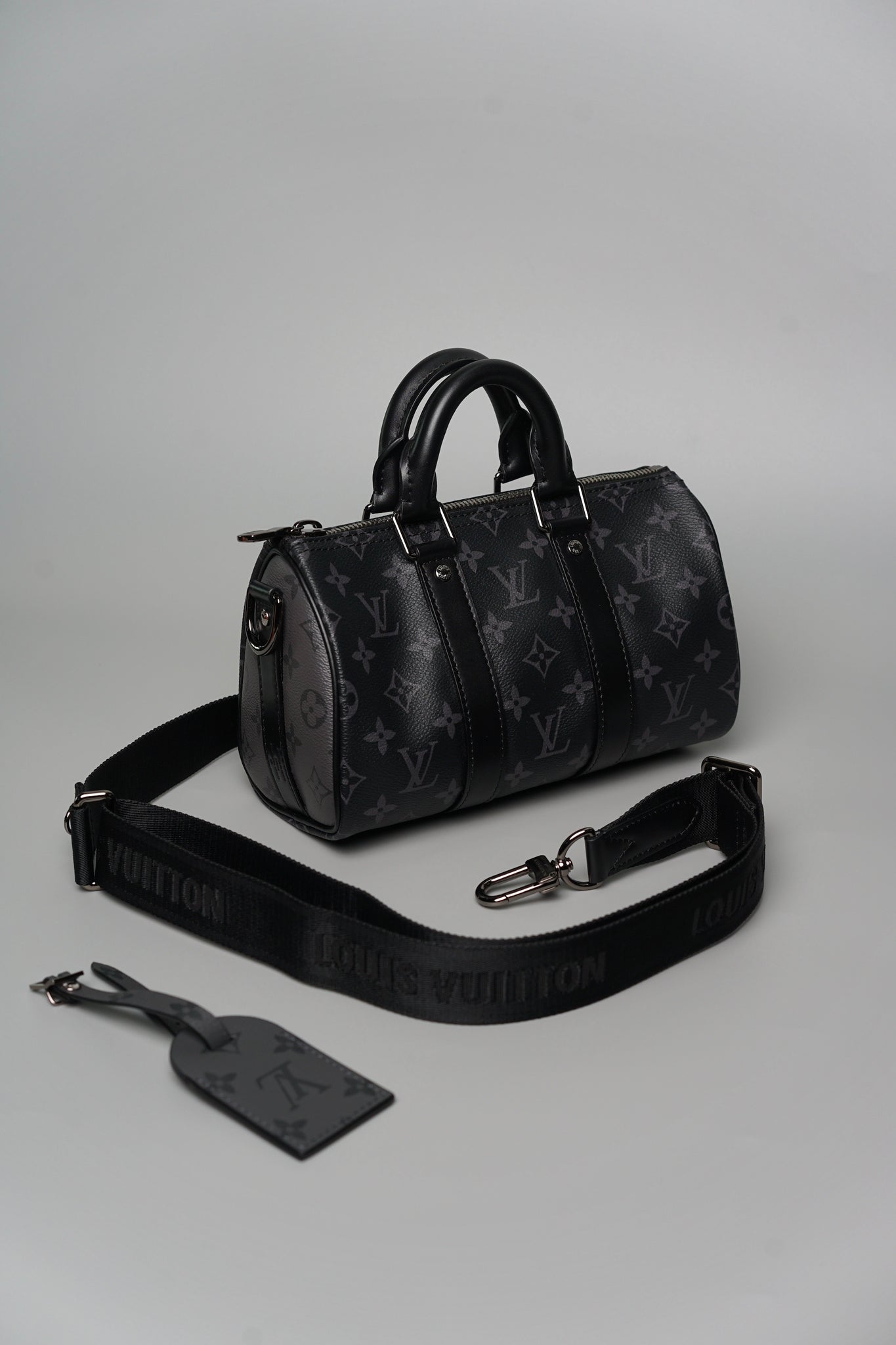 LV Keepall Bandoulière 25 in Monogram Eclipse