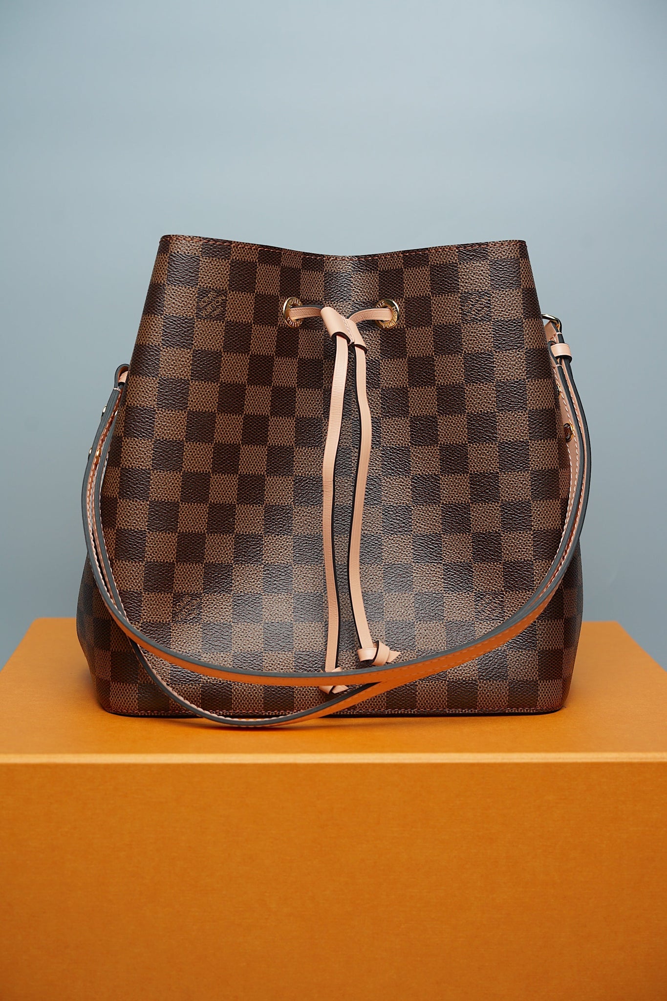 LV NeoNoe MM in Damier Monogram Canvas