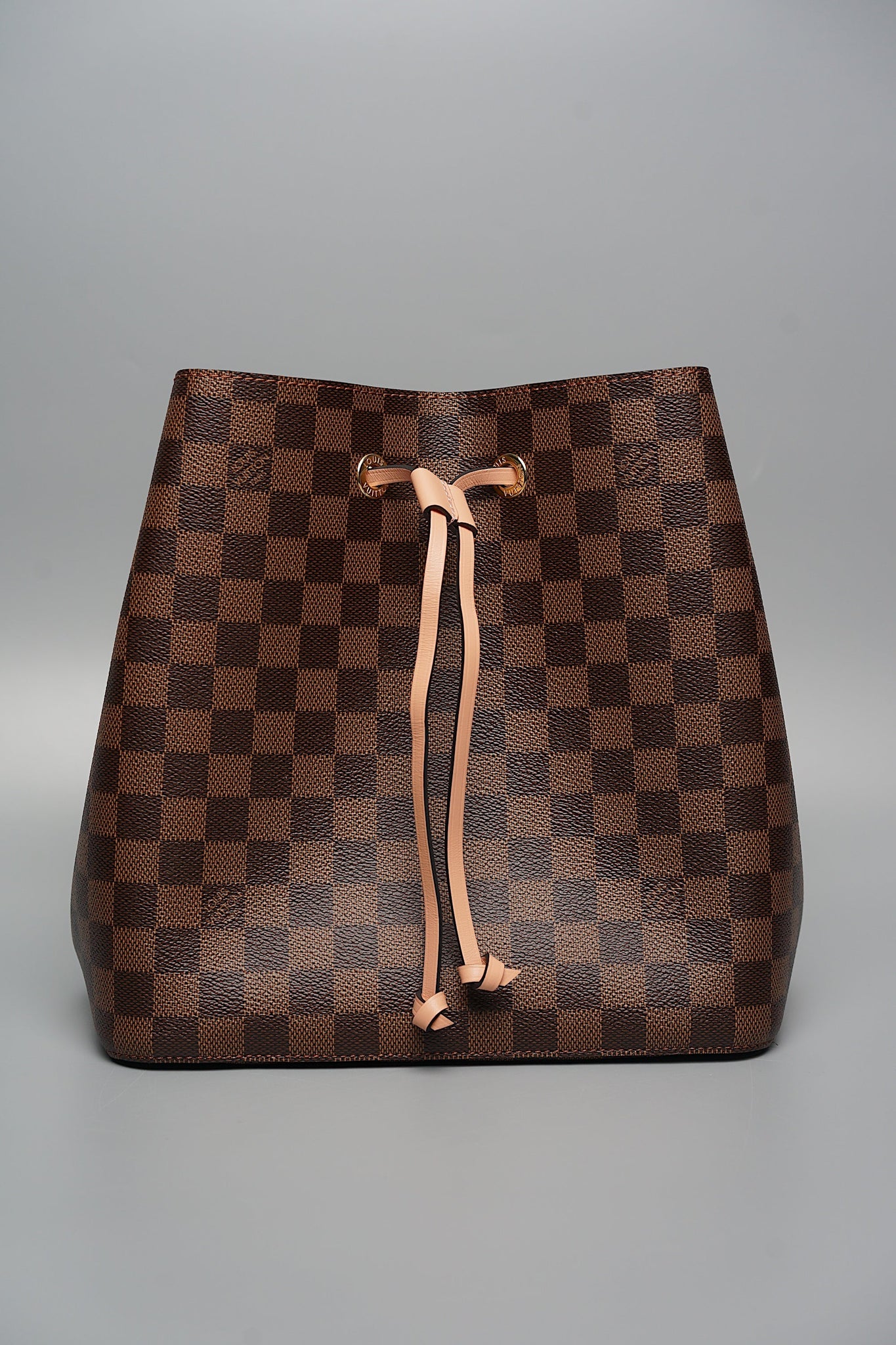 LV NeoNoe MM in Damier Monogram Canvas