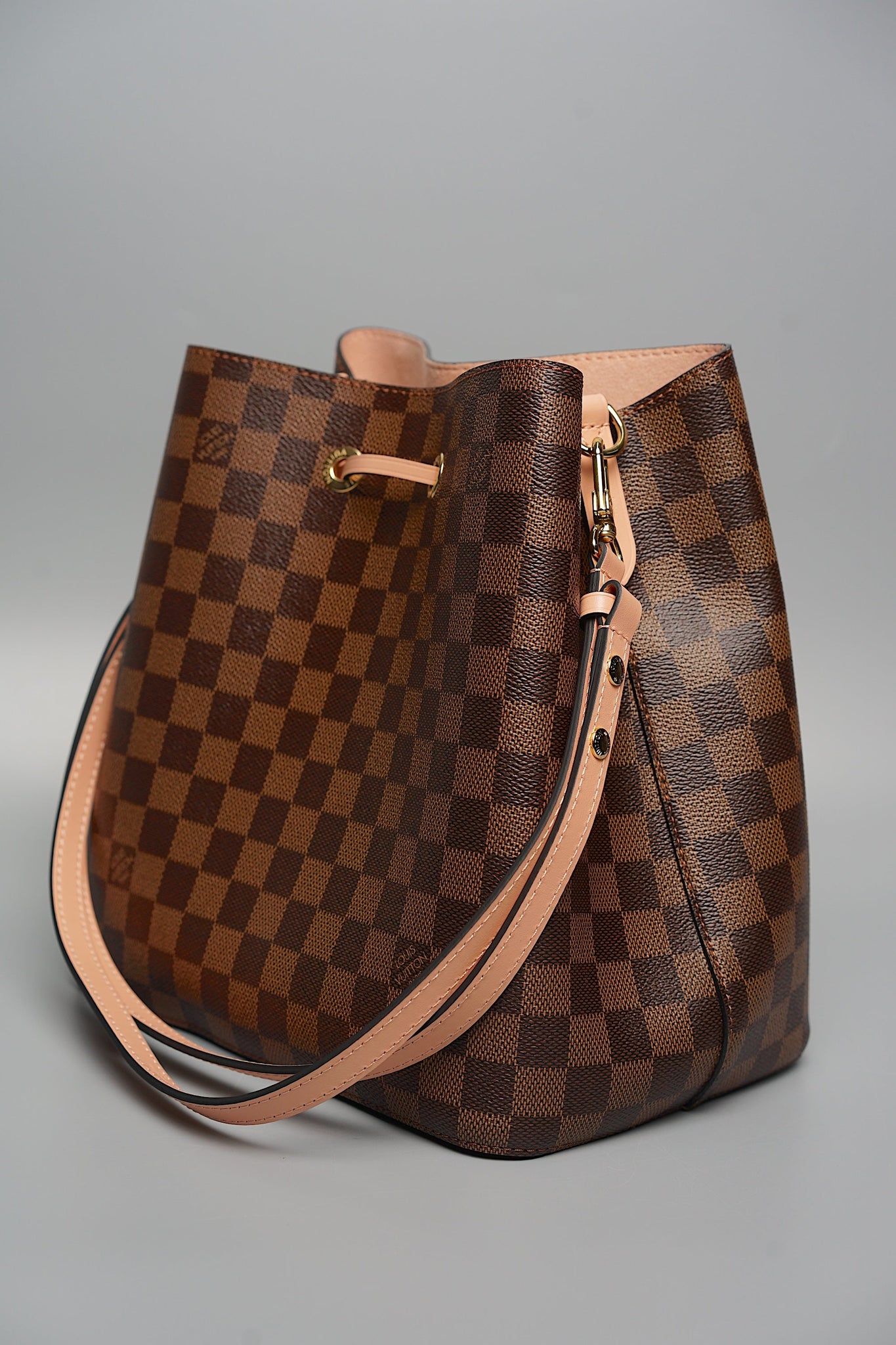 LV NeoNoe MM in Damier Monogram Canvas
