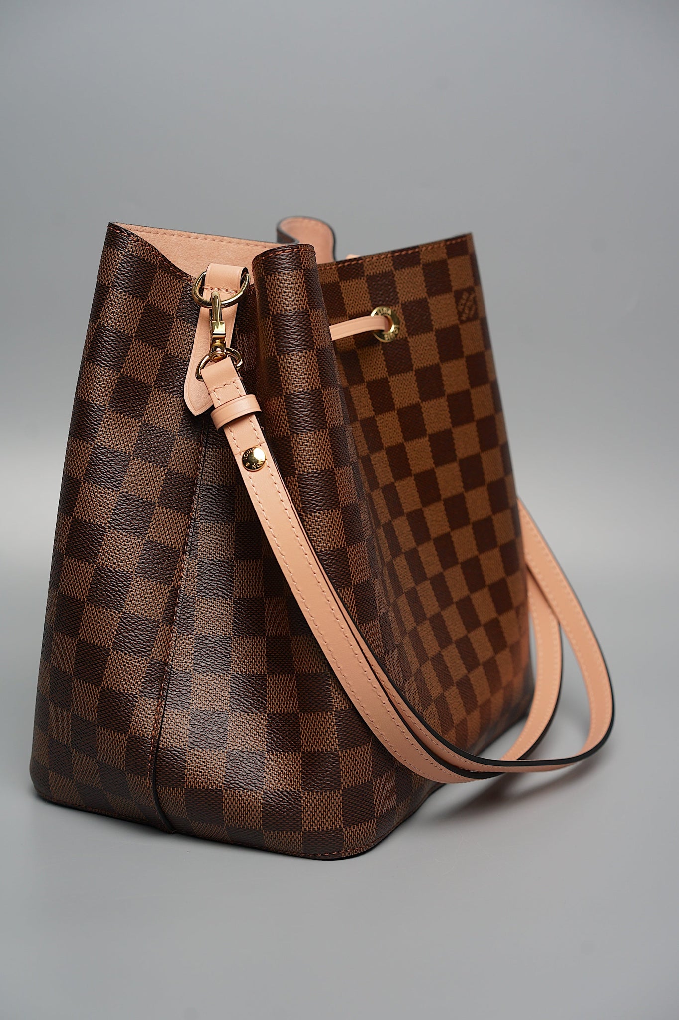 LV NeoNoe MM in Damier Monogram Canvas