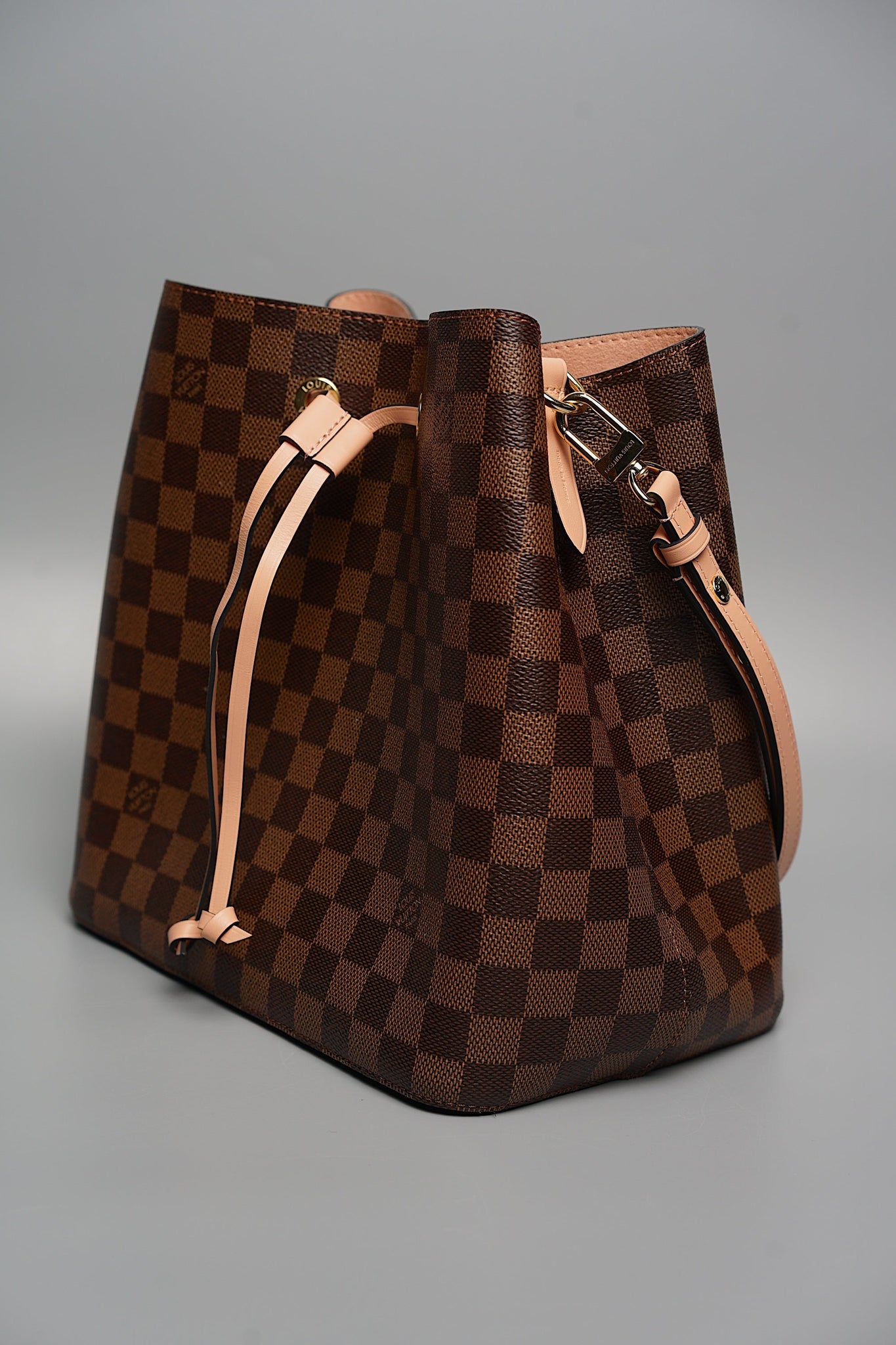 LV NeoNoe MM in Damier Monogram Canvas