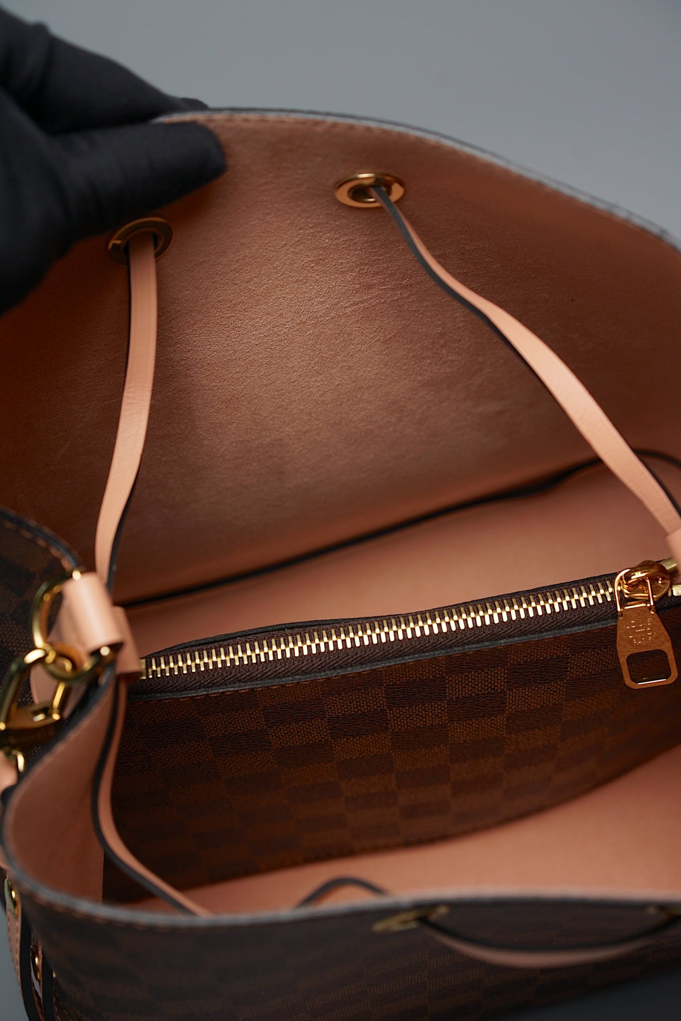 LV NeoNoe MM in Damier Monogram Canvas