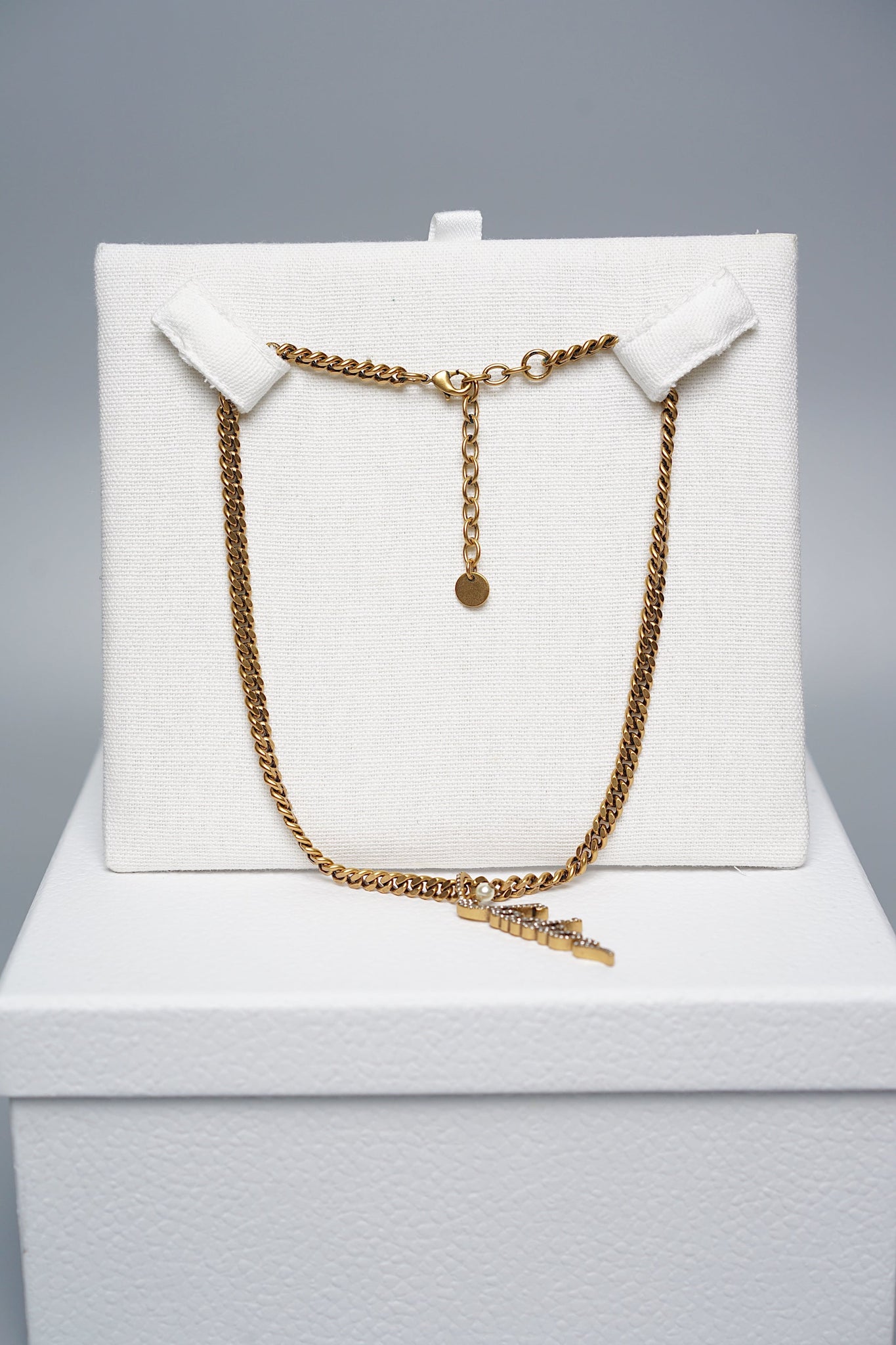 Ja'dior Necklace in Antique Gold