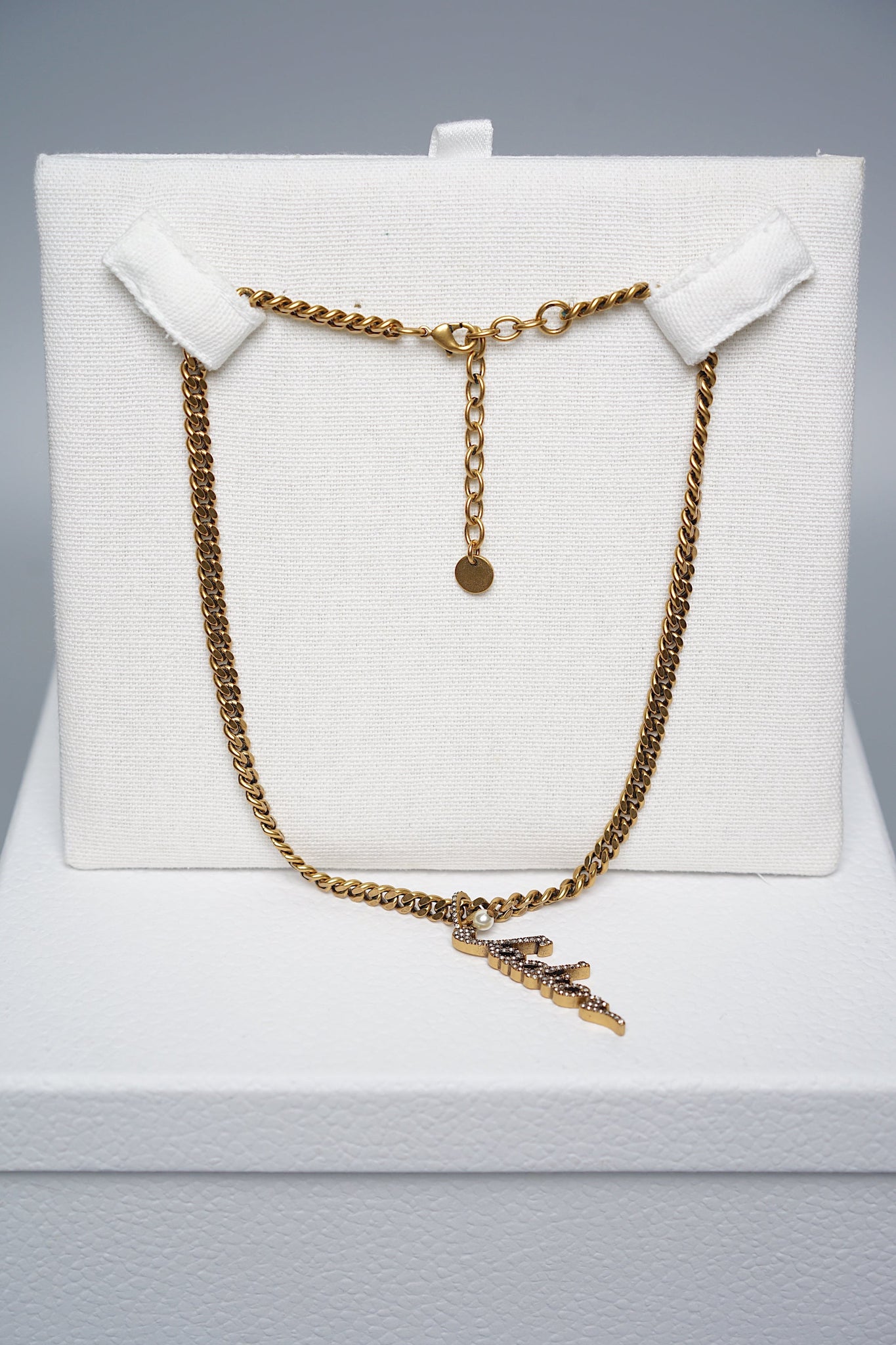 Ja'dior Necklace in Antique Gold